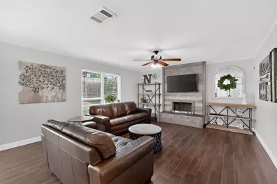 4349 Winchester Court, Grand Prairie, TX 75052 - Photo 4