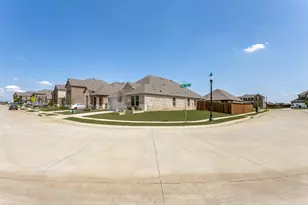 9704 Autumn Leaves Ln, Aubrey, TX 76227 - Photo 2
