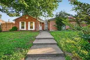 428 Dollins St, Cedar Hill, TX 75104 - Photo 1