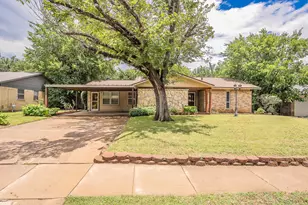 804 N Ector Dr, Euless, TX 76039 - Photo 1