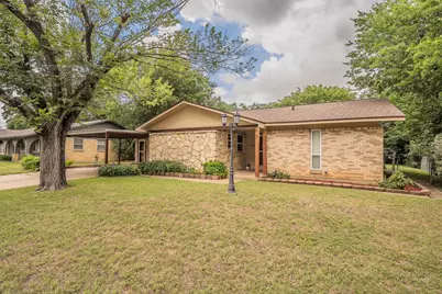 804 N Ector Drive, Euless, TX 76039 - Photo 4
