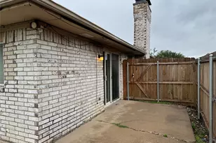 2217 Woodcreek, Carrollton, TX 75006 - Photo 6