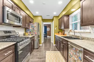 9744 Wisterwood Dr, Dallas, TX 75238 - Photo 10