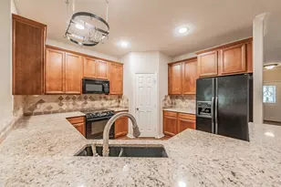 2728 Park Pl, Burleson, TX 76028 - Photo 6