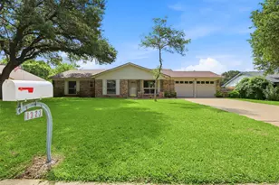 1323 Hemphill Dr, Cleburne, TX 76033 - Photo 2