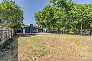 2402 E Overton Rd, Dallas, TX 75216 - Photo 24