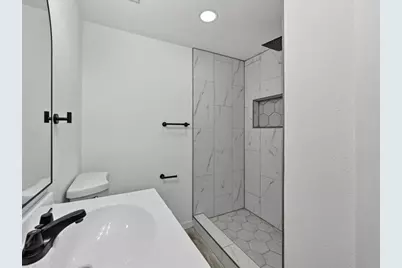 2402 E Overton Road, Dallas, TX 75216 - Photo 16