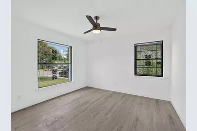 2402 E Overton Road, Dallas, TX 75216 - Photo 10