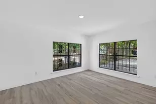 2402 E Overton Rd, Dallas, TX 75216 - Photo 20