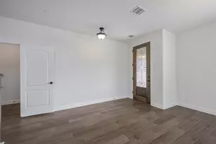 1305 Alexander Dr, McKinney, TX 75071 - Photo 2