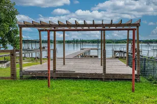 1028 W Lake Dr, Weatherford, TX 76087 - Photo 4