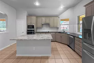 10036 Red Bluff Ln, Fort Worth, TX 76177 - Photo 2