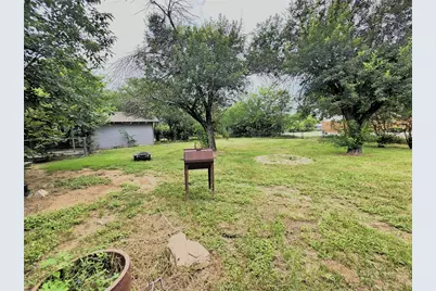 1901 Avenue D, Brownwood, TX 76801 - Photo 16