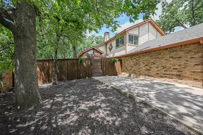 1446 Palmnold Circle W, Fort Worth, TX 76120 - Photo 2