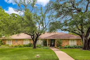 6424 Klamath Rd, Fort Worth, TX 76116 - Photo 2