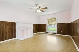 811 Magnolia Dr, Garland, TX 75040 - Photo 4