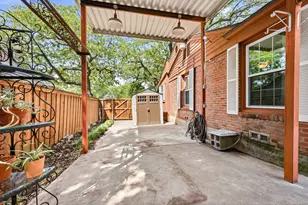 2012 W Lotus Ave, Fort Worth, TX 76111 - Photo 30