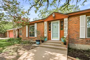 2012 W Lotus Ave, Fort Worth, TX 76111 - Photo 2