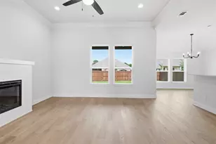 728 Raylan St, Springtown, TX 76082 - Photo 16