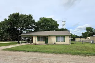 105 N 3rd St, Coolidge, TX 76635 - Photo 2