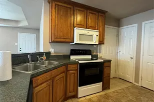 116 Donley St, Tolar, TX 76476 - Photo 4