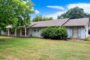 1415 S Joe Wilson Rd, Cedar Hill, TX 75104 - Photo 2