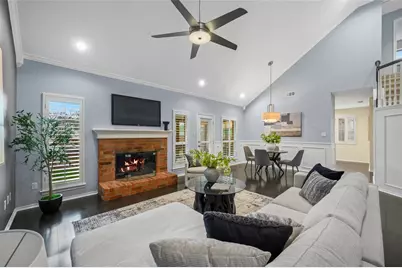 1819 Sandalwood Lane, Grapevine, TX 76051 - Photo 2