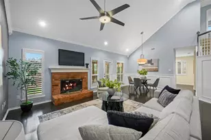 1819 Sandalwood Ln, Grapevine, TX 76051 - Photo 2