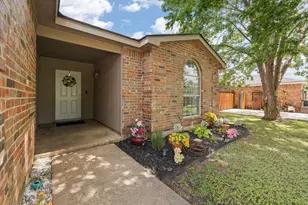 1611 Berry Dr, Cleburne, TX 76033 - Photo 6