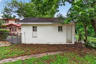 106 Washington Pl S, Marshall, TX 75670 - Photo 40