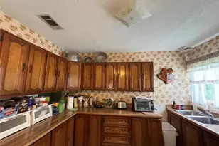 400 Edgefield Dr, Garland, TX 75040 - Photo 6