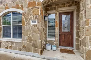 2921 Lindale Dr, Carrollton, TX 75010 - Photo 4