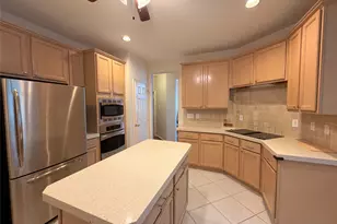 120 Stonecreek Dr, Irving, TX 75063 - Photo 10