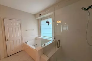 120 Stonecreek Dr, Irving, TX 75063 - Photo 6