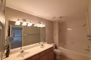 120 Stonecreek Dr, Irving, TX 75063 - Photo 22