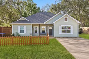 1185 E Jefferson St, Van Alstyne, TX 75495 - Photo 2