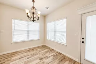3211 Main St, Granbury, TX 76049 - Photo 4
