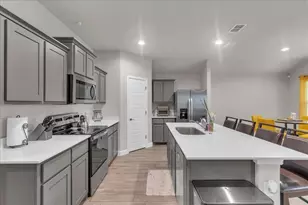732 Trinity Pk Trl, Alvarado, TX 76009 - Photo 4