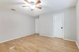 2026 Greenview Dr, Carrollton, TX 75010 - Photo 10