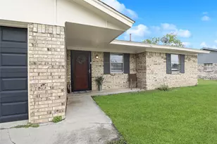 1914 Floral Dr, Gainesville, TX 76240 - Photo 4