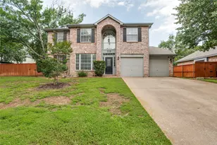 2158 Willowood Dr, Grapevine, TX 76051 - Photo 2