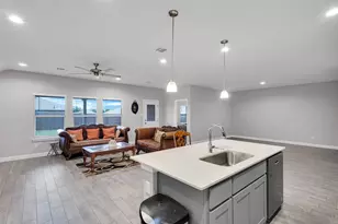 1221 Rolling Mdws Dr, Cedar Hill, TX 75104 - Photo 4