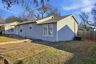 110 Ramsey Ave, Cleburne, TX 76031 - Photo 24