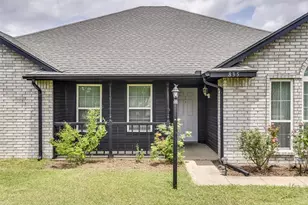 835 Shady Brook Ln, Red Oak, TX 75154 - Photo 2