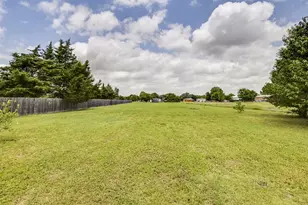 835 Shady Brook Ln, Red Oak, TX 75154 - Photo 22