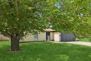7440 Beckwood Dr, Fort Worth, TX 76112 - Photo 4