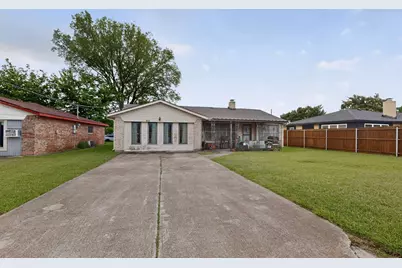 821 Cherry Hills Drive, Lancaster, TX 75134 - Photo 38