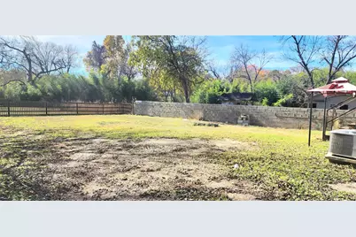 8525 Oak Haven Lane, Dallas, TX 75217 - Photo 18