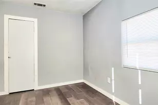 8525 Oak Haven Ln, Dallas, TX 75217 - Photo 10