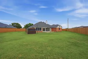 806 Birch Cir, Van Alstyne, TX 75495 - Photo 32